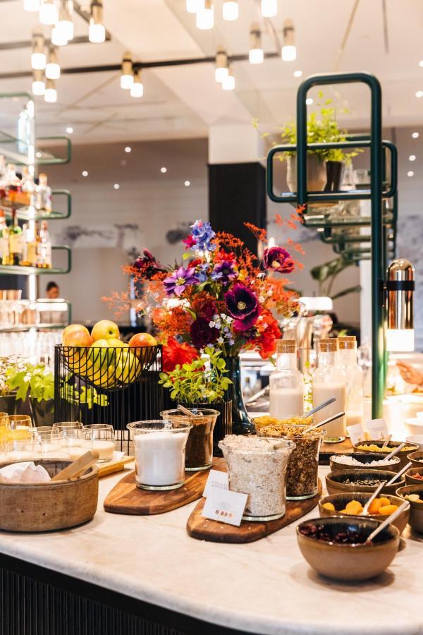 Sapphire House Antwerp, Autograph Collection By Marriott Hotell Exteriör bild A buffet at a restaurant