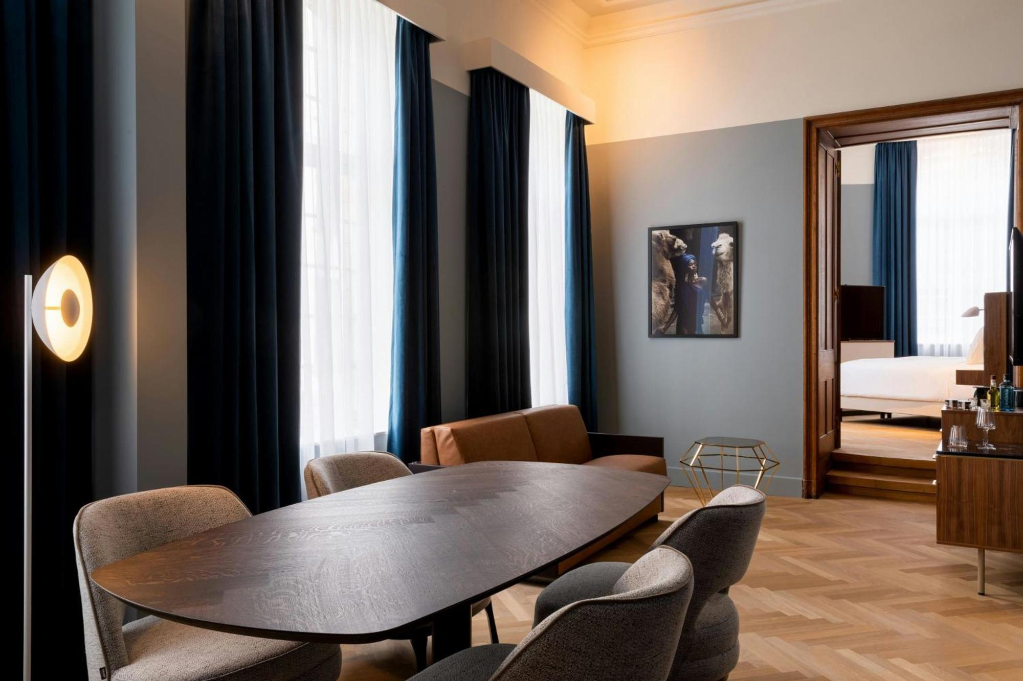 Sapphire House Antwerp, Autograph Collection By Marriott Hotell Exteriör bild The interior of a suite at the hotel