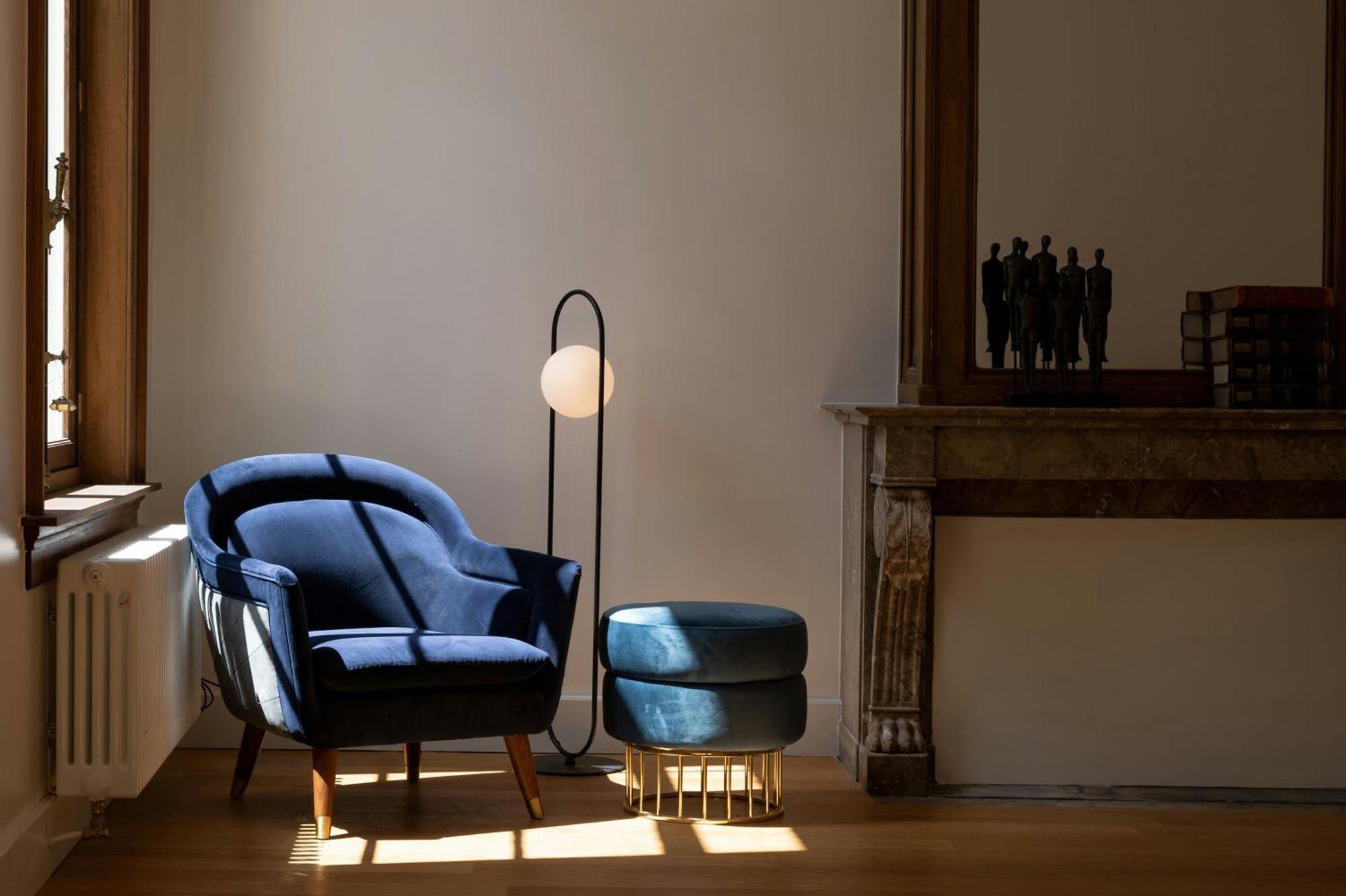Sapphire House Antwerp, Autograph Collection By Marriott Hotell Exteriör bild Floor lamp